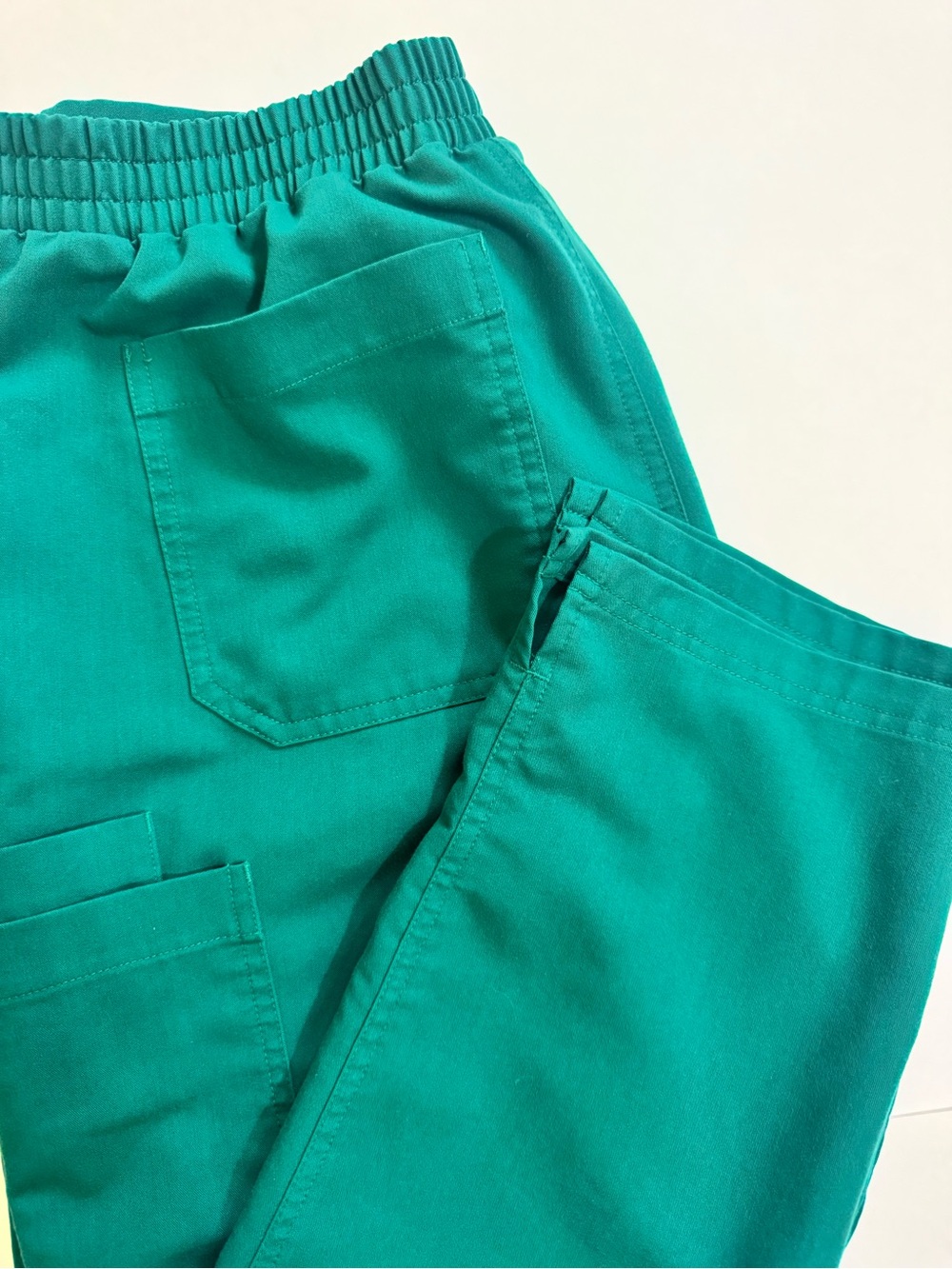 FIGS Technical Collection Scrub Set — Green — Size Medium - Picture 5 of 6